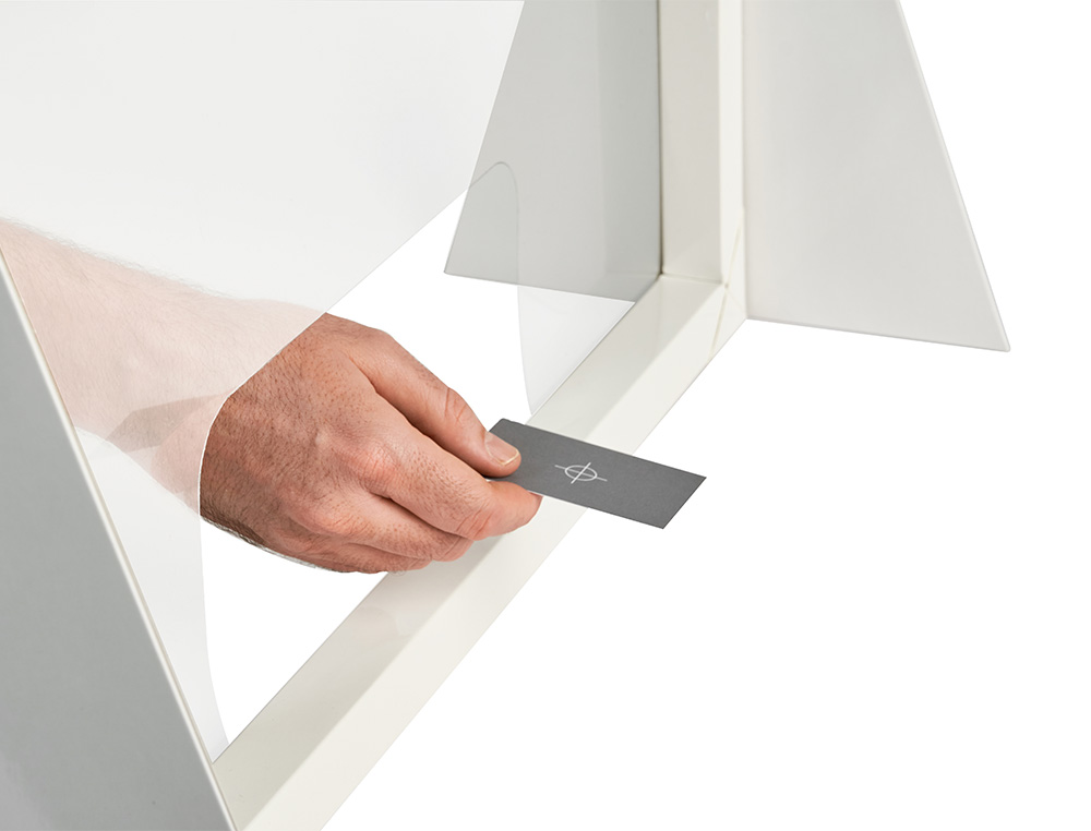PANTALLA DE PROTECCION Q-CONNECT CARTON FORMATO VERTICAL 70X100 CM