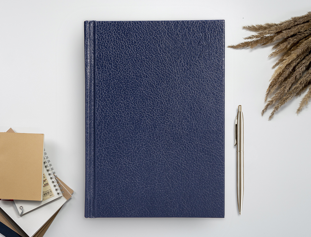 AGENDA ENCUADERNADA LIDERPAPEL CORFU A4 2024 DIA PAGINA COLOR BLUE PAPEL 60 GR