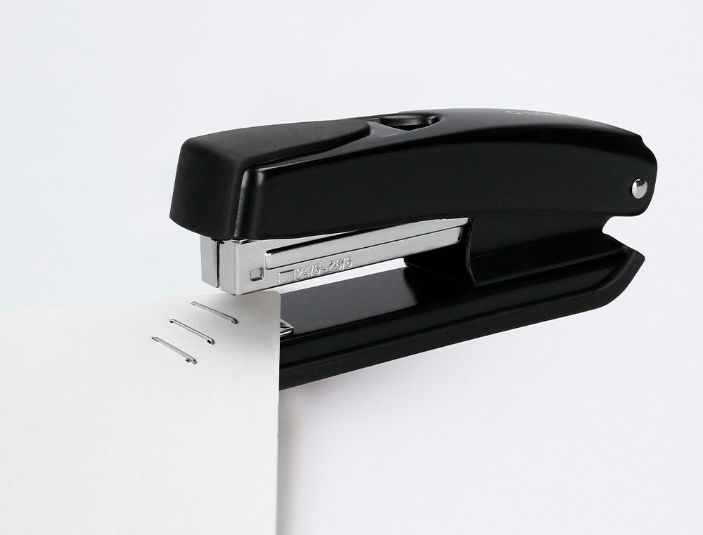 GRAPADORA Q-CONNECT KF01044 METALICA NEGRA CAPACIDAD 20 HOJAS